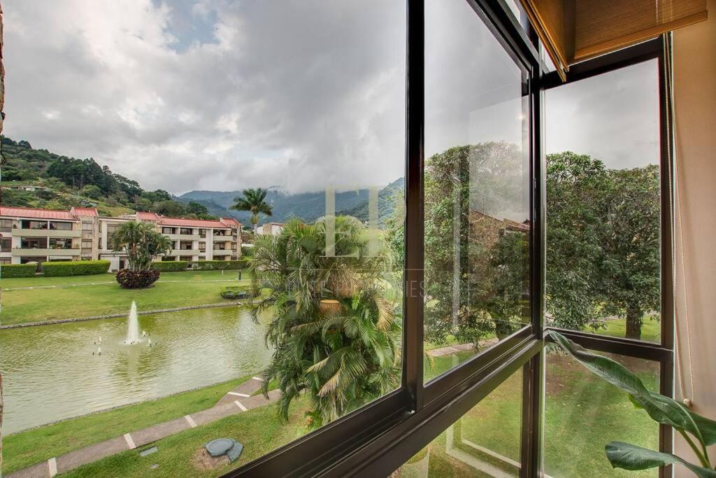 Cr Mariposa Lakeview Penthouse With Office Space, Pool, Gym, Tennis Apartment Santa Ana (San Jose)